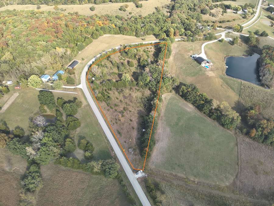 5± Acres with Utilities & Blacktop Frontage – North of Callao, MO